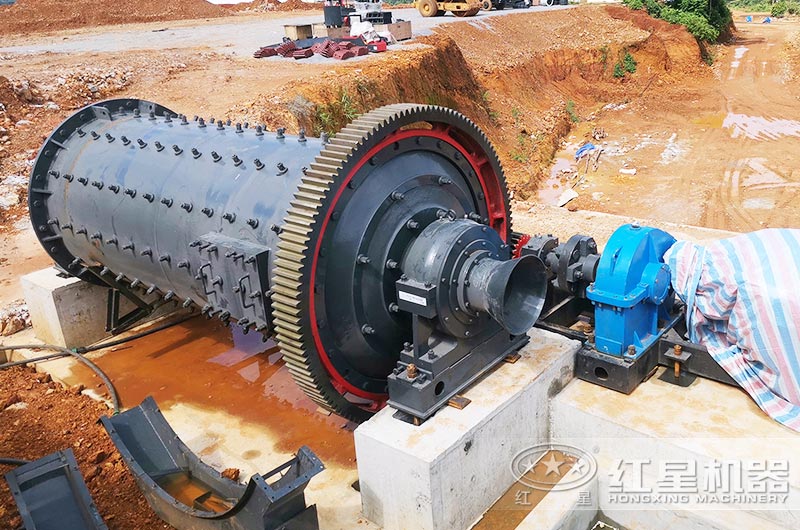 球磨機工作現場(chǎng)圖片