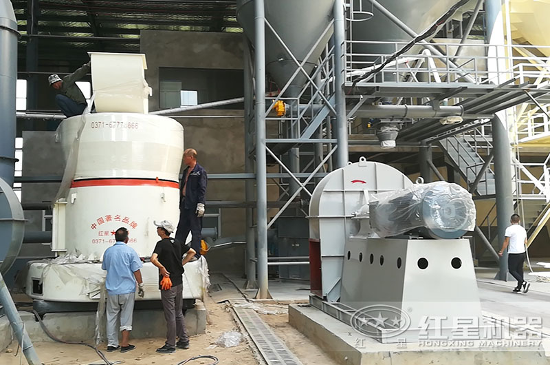 硅砂磨粉現場(chǎng)圖片 硅砂磨粉現場(chǎng)圖片