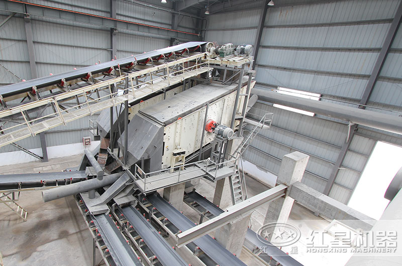 振動(dòng)篩和輸送機工作現場(chǎng)圖片 振動(dòng)篩和輸送機工作現場(chǎng)圖片