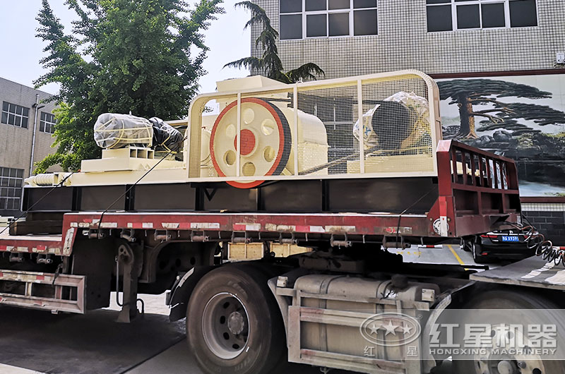 設備裝車(chē)準備發(fā)貨