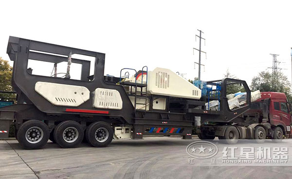 輪式流動(dòng)砂石破碎車(chē)，高產(chǎn)、快捷，時(shí)產(chǎn)百?lài)嵑翢o(wú)壓力