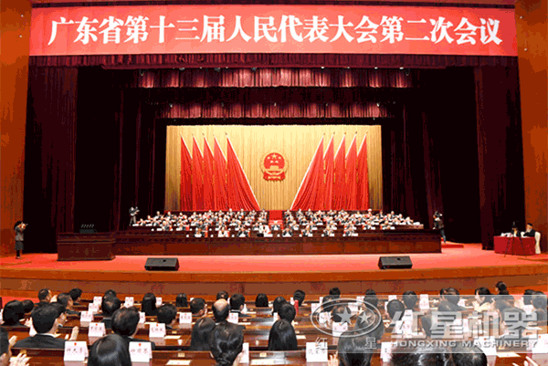 大型流動(dòng)粉碎石頭一體機多少錢(qián)一臺？