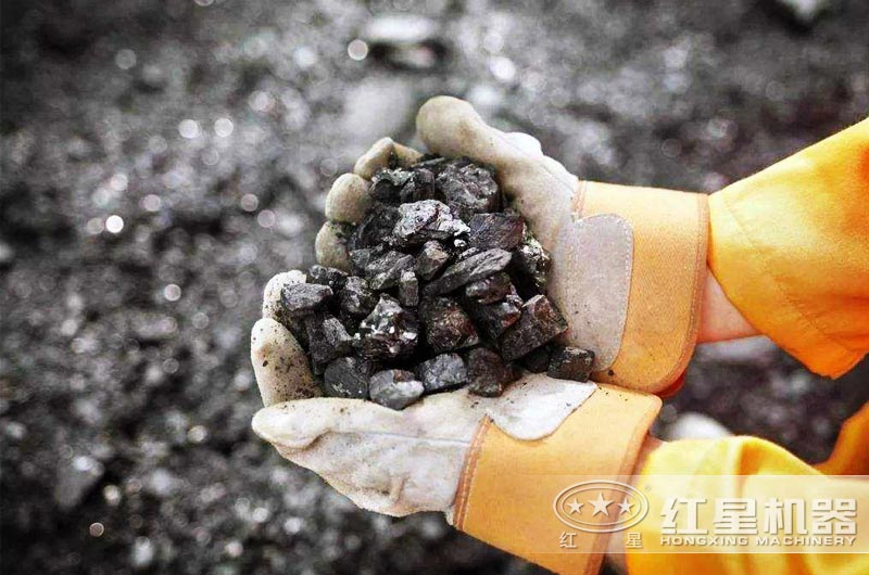 破碎鐵礦石選用哪種破碎機好？（時(shí)產(chǎn)要求在100-300噸 ）