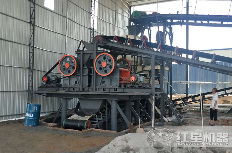 顎式碎裂設備的顎板有什么作用？宜采用哪種材料制作？